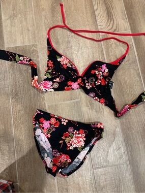 Beautiful Floral on Black 2 piece Bikini Swimsuit INC 12 top 6 bottom Red Pink
